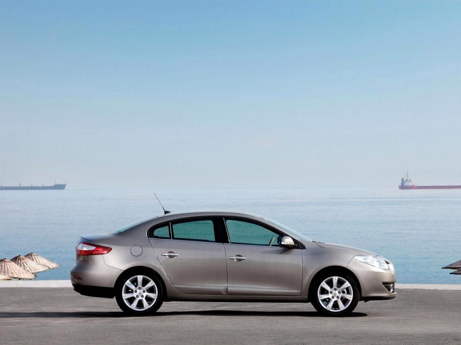  Renault Fluence 2009 года  (фото 8 из 30)